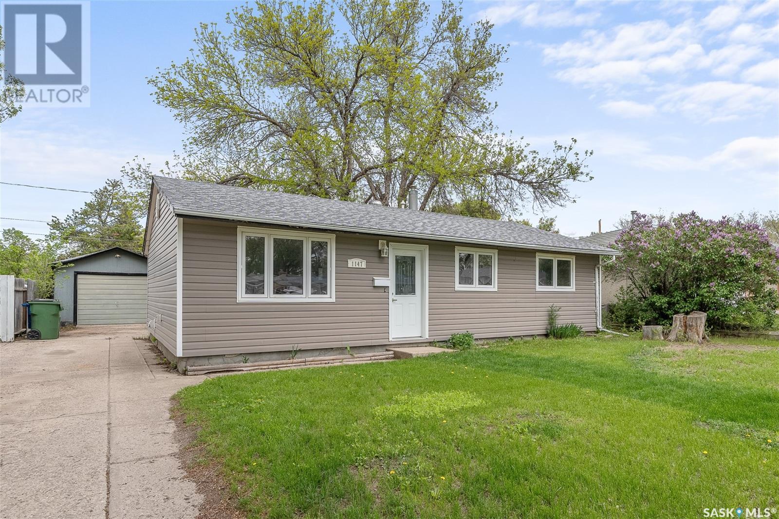 Property at 1147 Duffield CRESCENT image 2