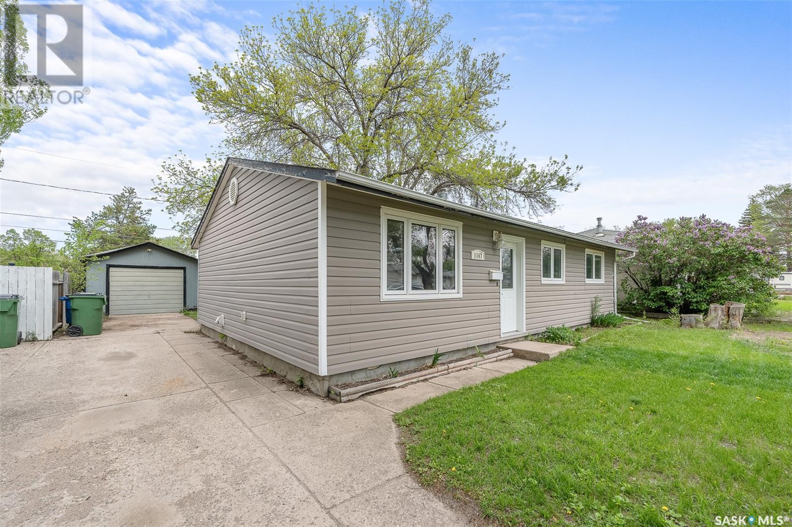 Property at 1147 Duffield CRESCENT image 3