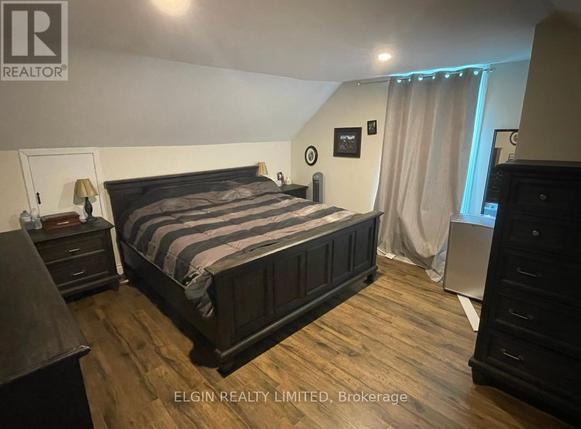 115 Balaclava Street, St. Thomas, Ontario  N5P 3C8 - Photo 6 - X12238226