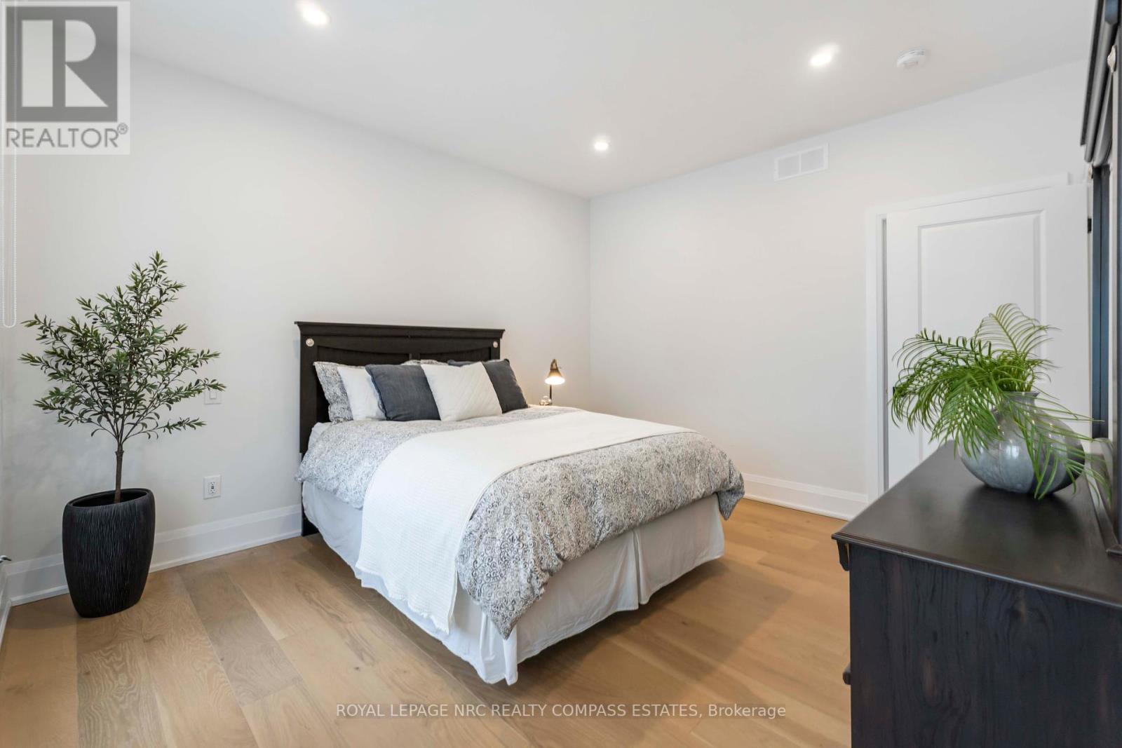 10 Paxton Avenue, St. Catharines, Ontario  L2N 5H8 - Photo 26 - X12238252