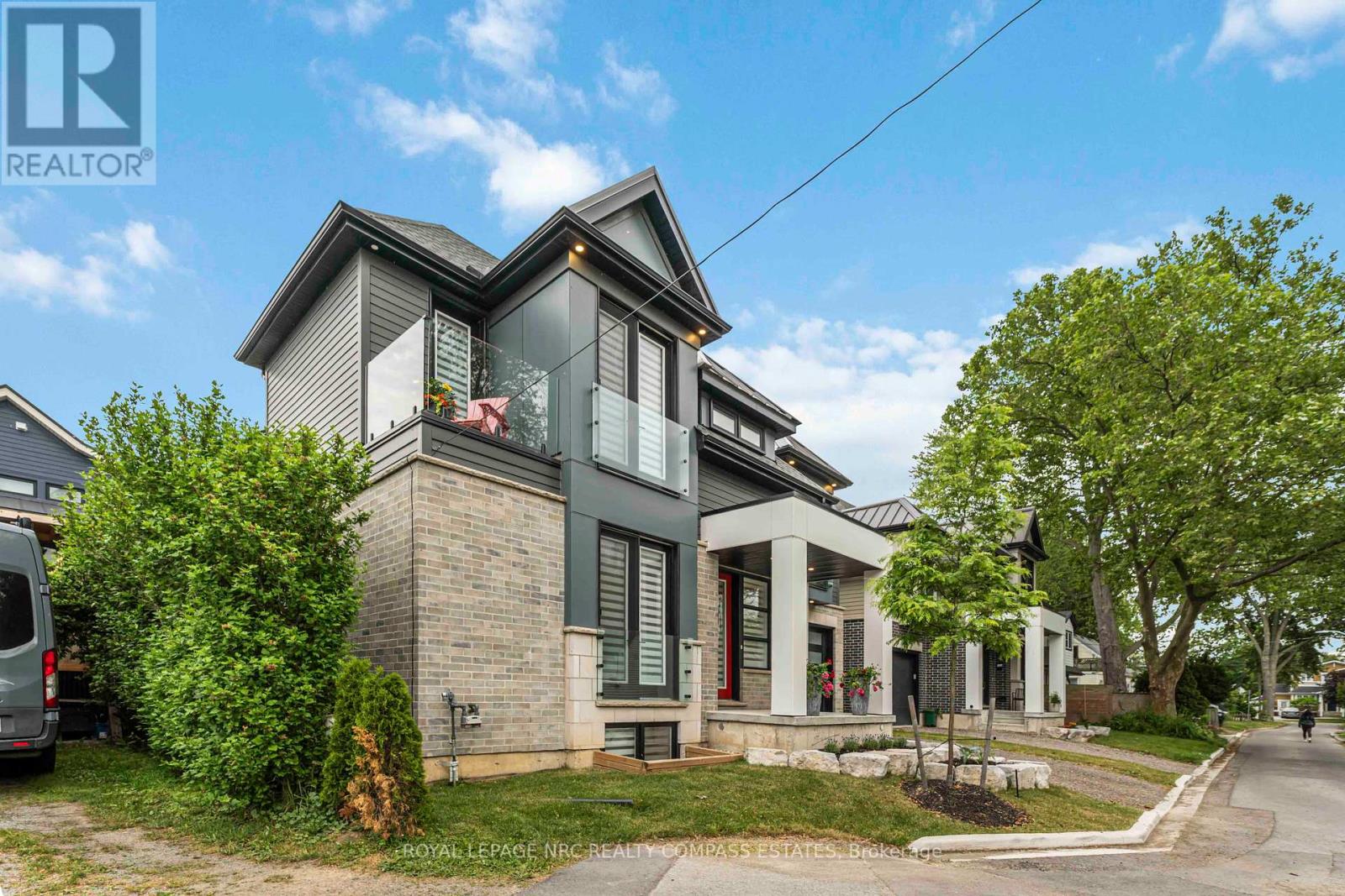 Property at 10 PAXTON AVENUE image 3