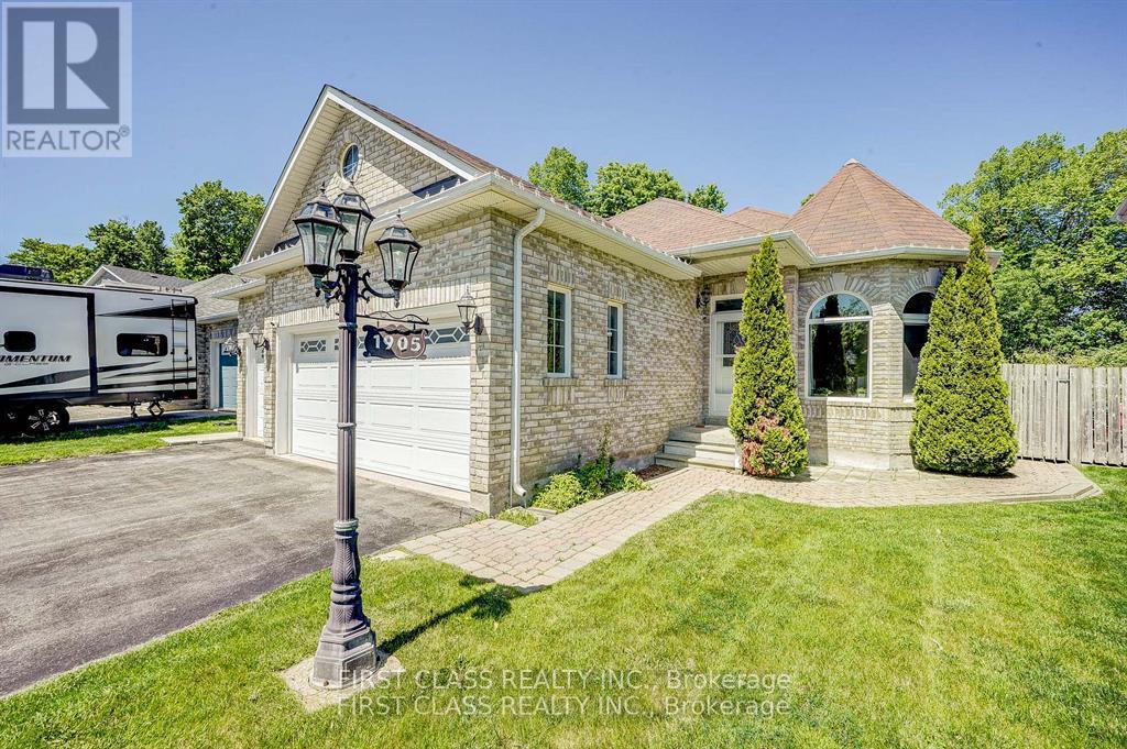 Main - 1905 Webster Boulevard, Innisfil, Ontario  L9S 2A6 - Photo 1 - N12238246