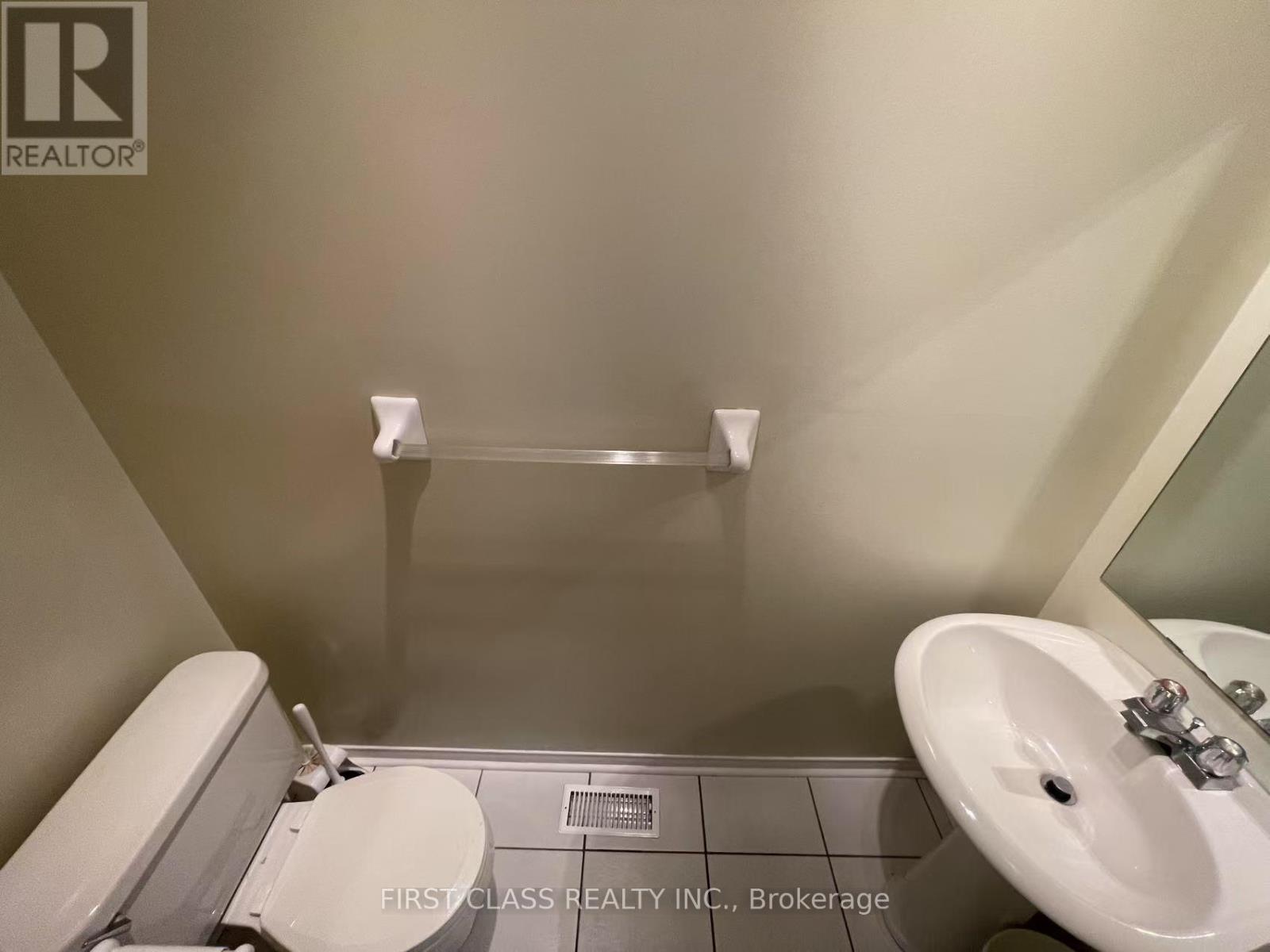 Main - 1905 Webster Boulevard, Innisfil, Ontario  L9S 2A6 - Photo 12 - N12238246