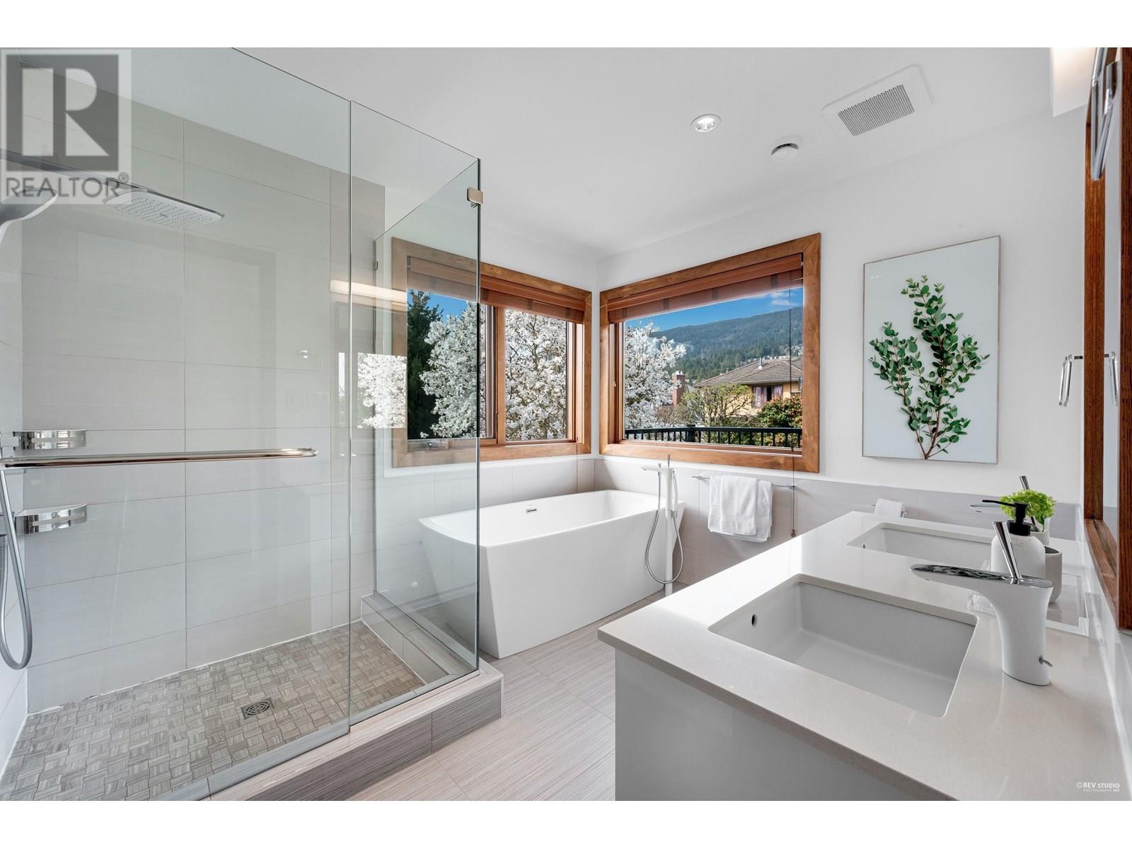 2227 Haywood Avenue, West Vancouver, British Columbia  V7V 1X6 - Photo 25 - R3018557