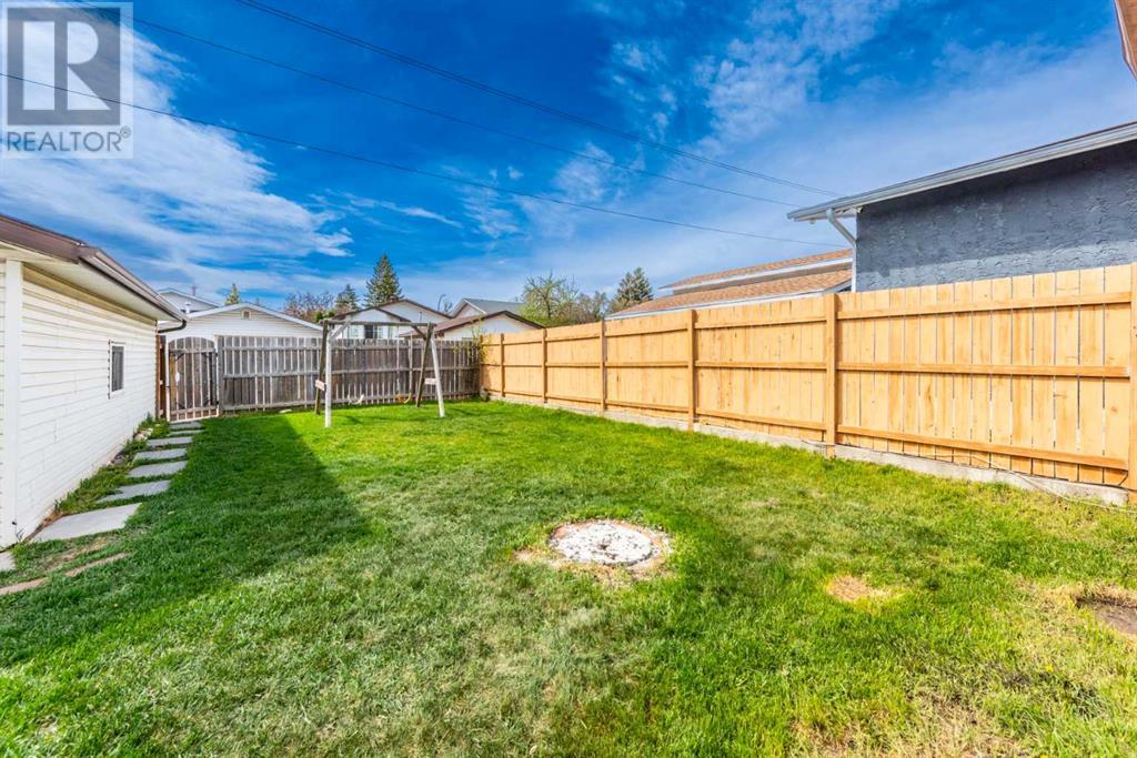 Property at 5207 44 Avenue NE image 4