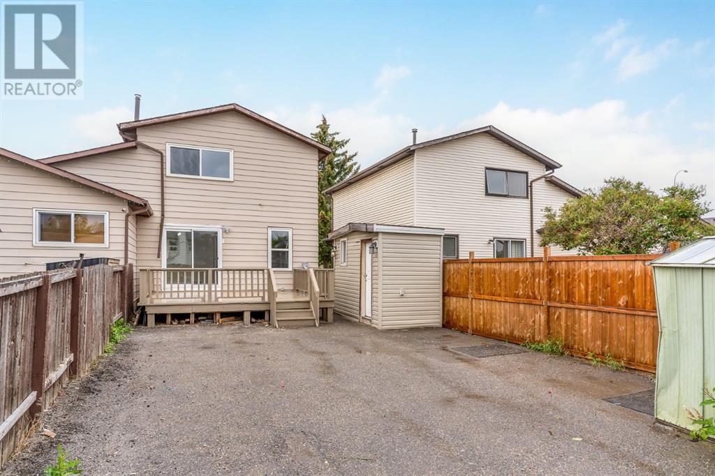 Property at 100 Whitworth Way NE image 2
