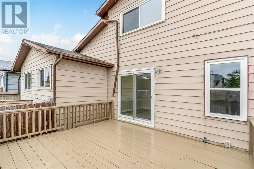 Property at 100 Whitworth Way NE image 5
