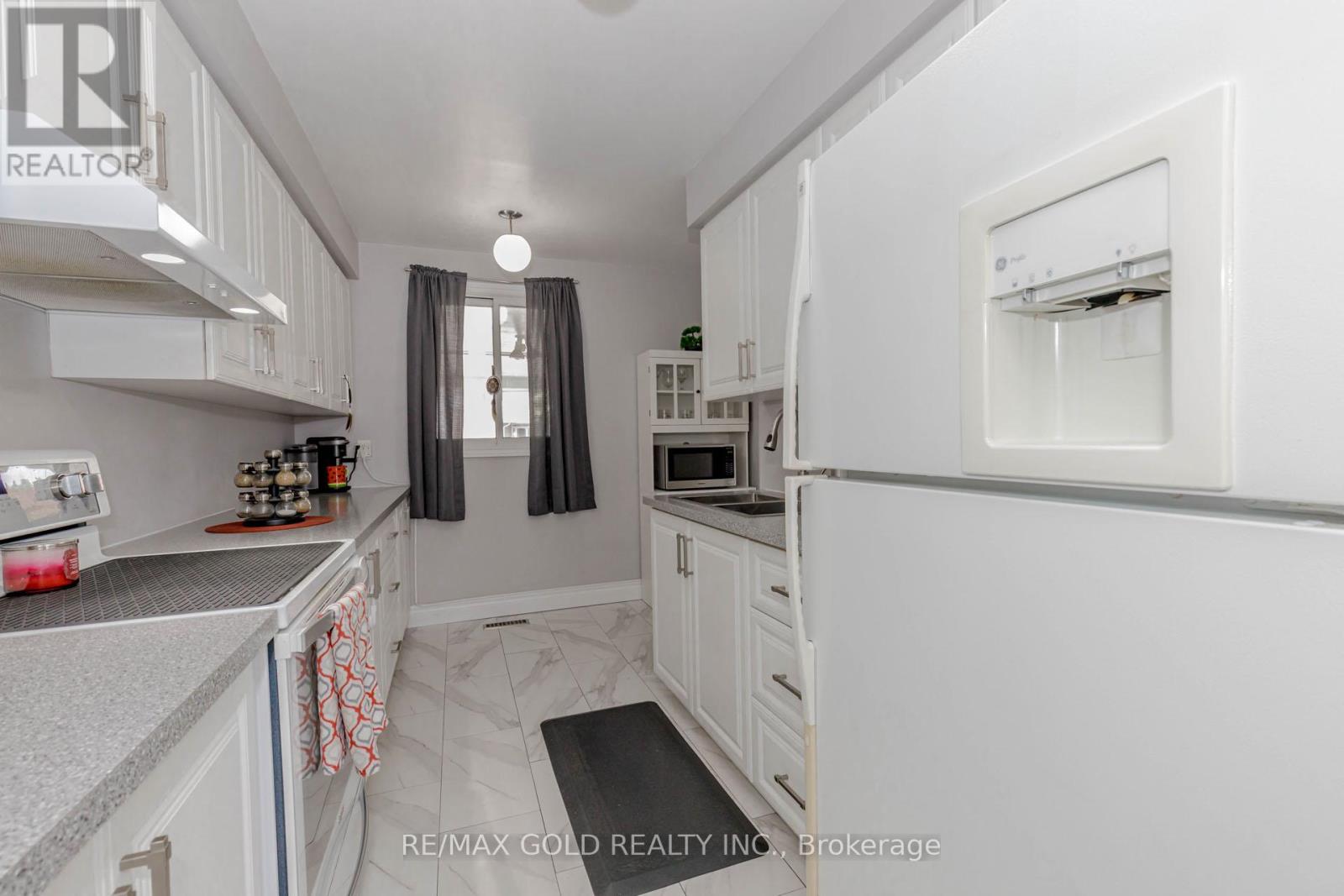 195 Royal Salisbury Way, Brampton, Ontario  L6V 3J5 - Photo 14 - W12238266