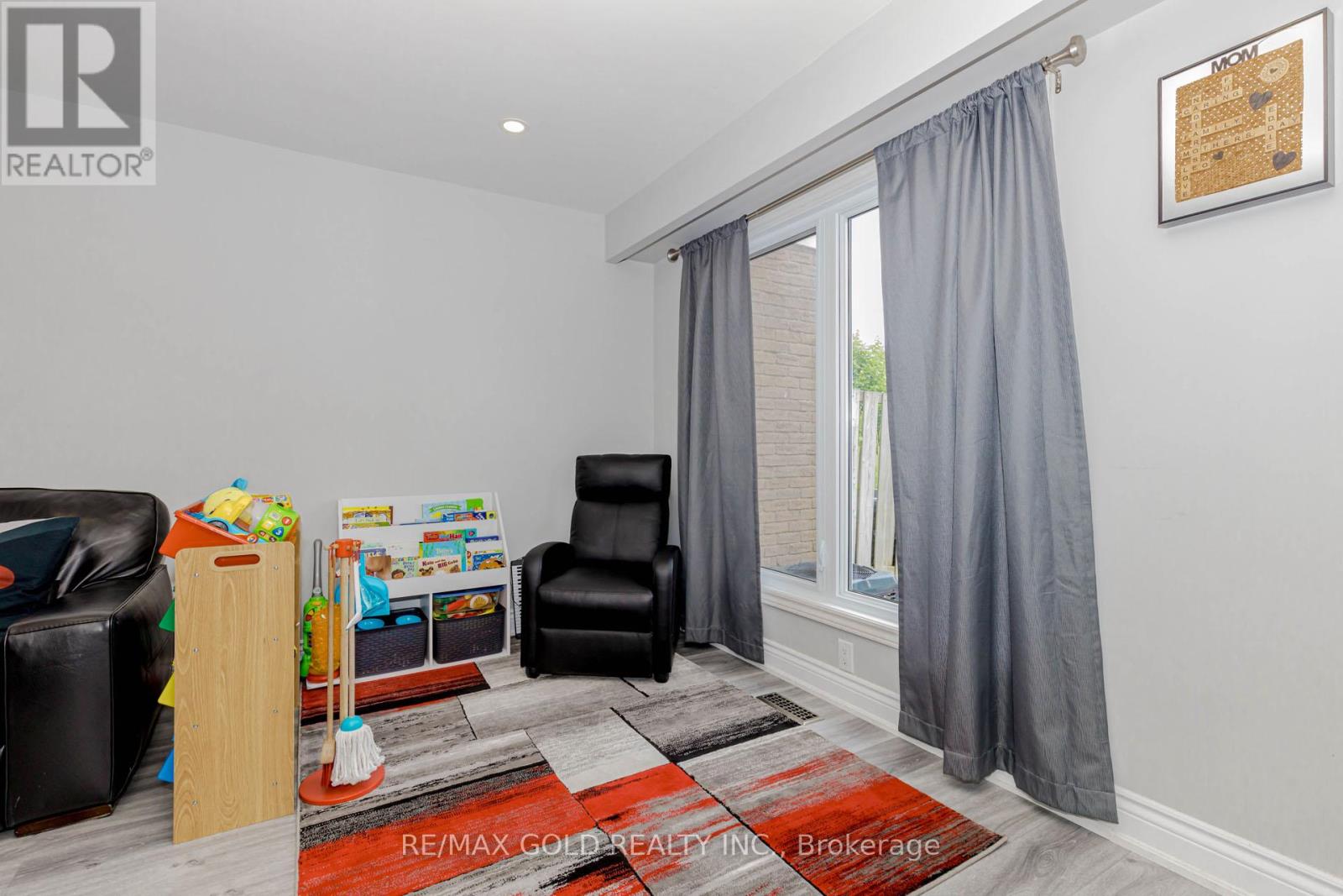 195 Royal Salisbury Way, Brampton, Ontario  L6V 3J5 - Photo 9 - W12238266