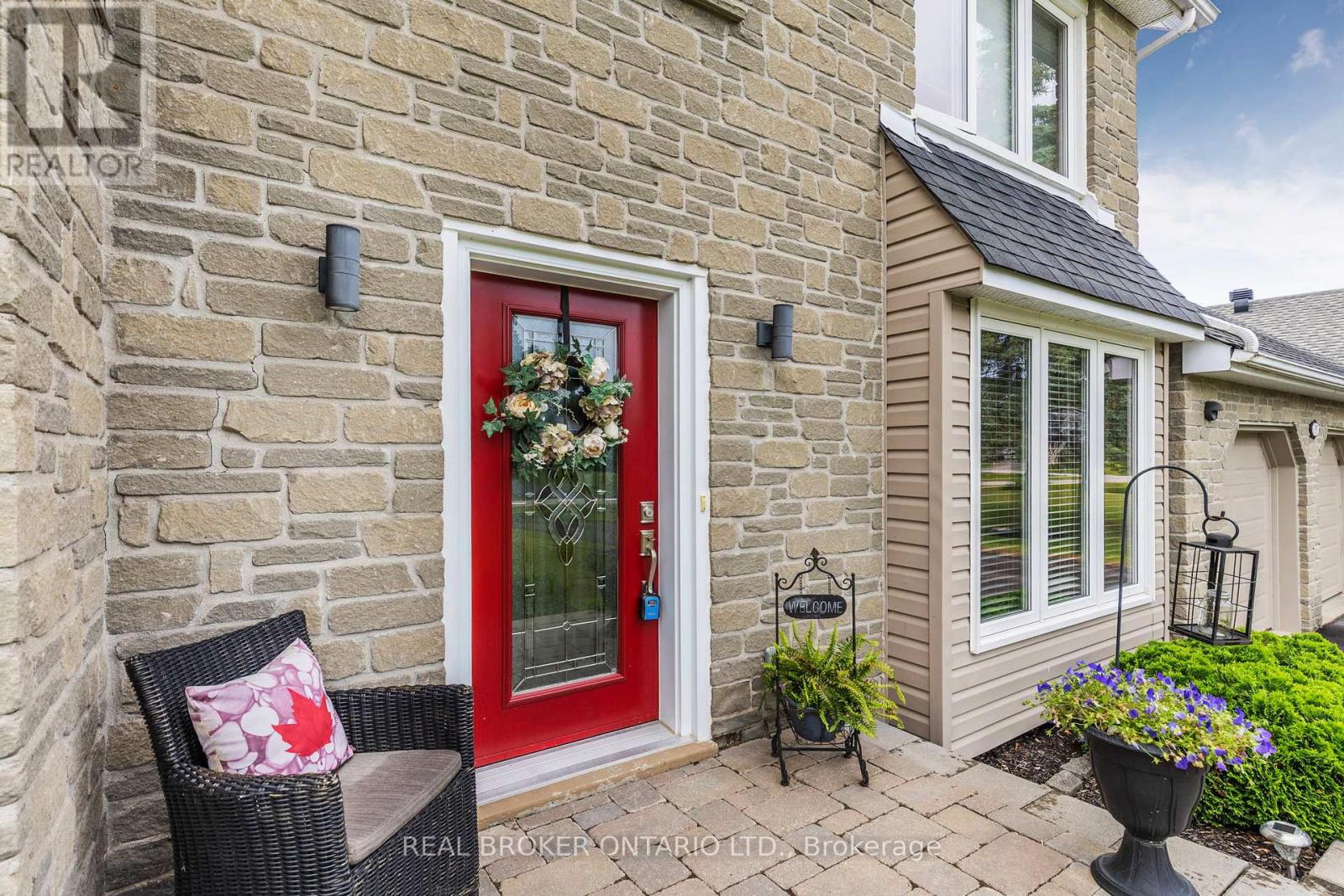 Property at 35 HOWARD DRIVE image 2