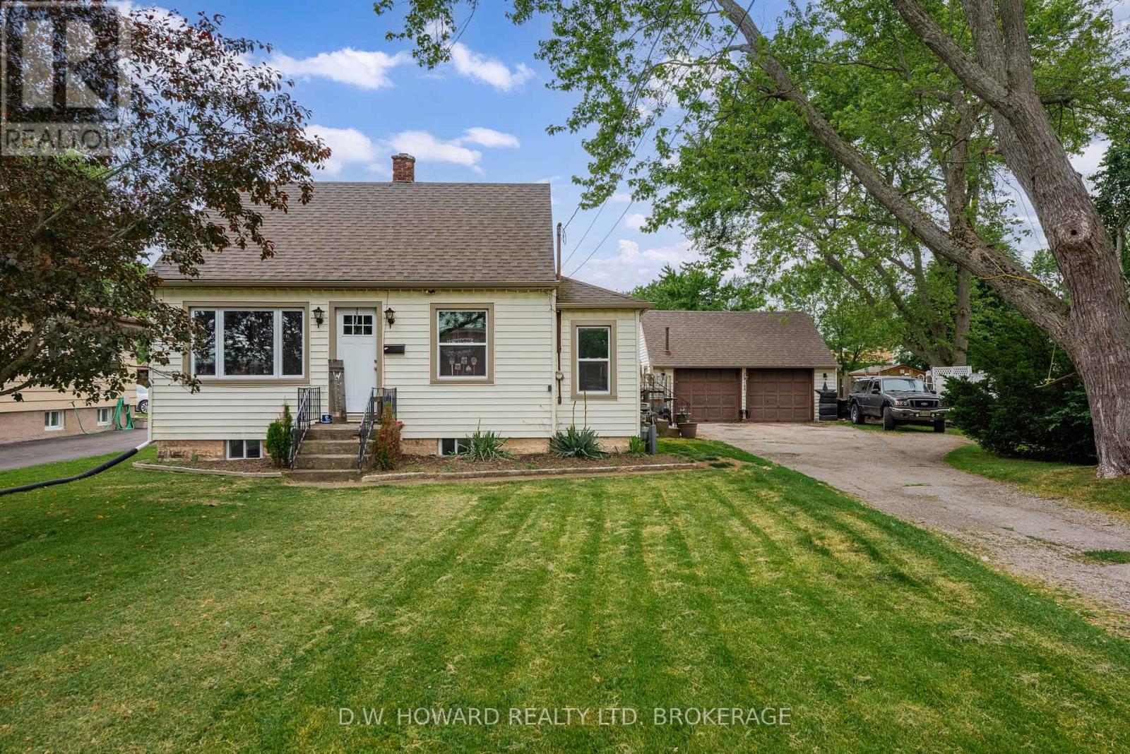 Property at 2533 EAST AVENUE image 3