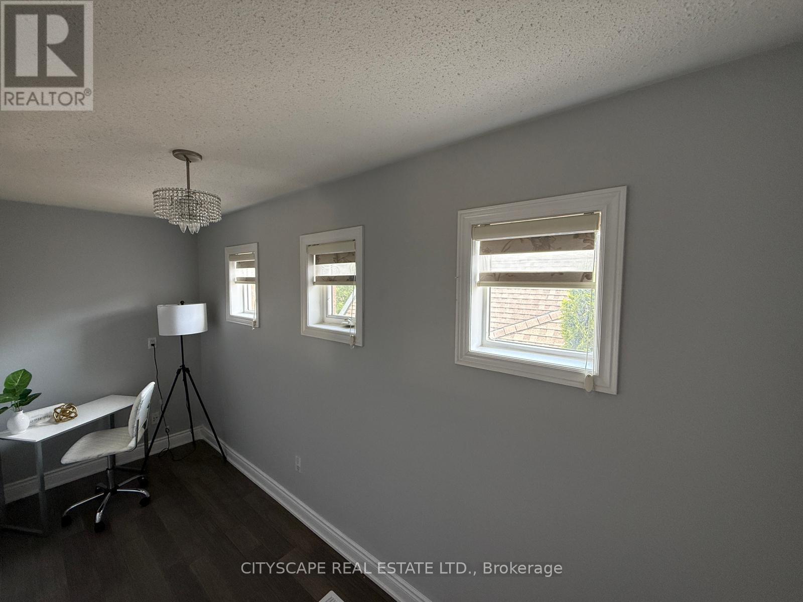 194 Tawny Crescent, Oakville (Br Bronte), Ontario  L6L 6T4 - Photo 40 - W12221965