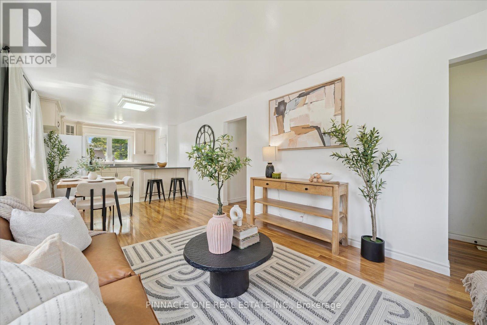 Property at 425 PARKHILL ROAD W image 4