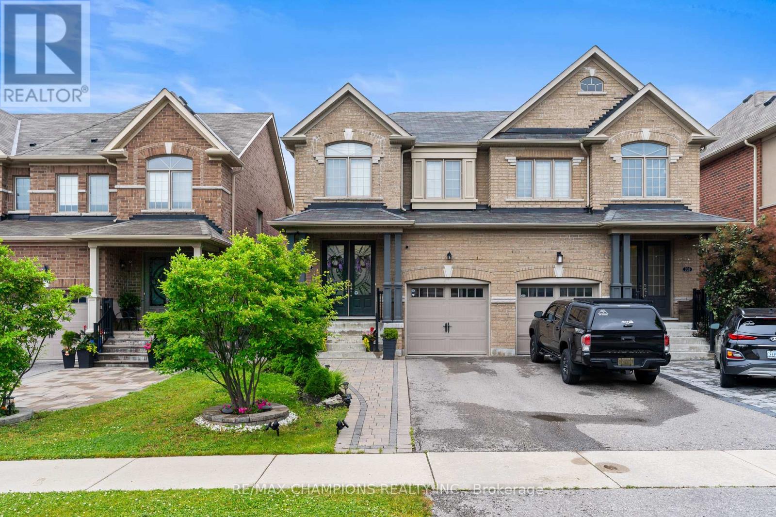 Property at 709 YARFIELD CRESCENT image 1