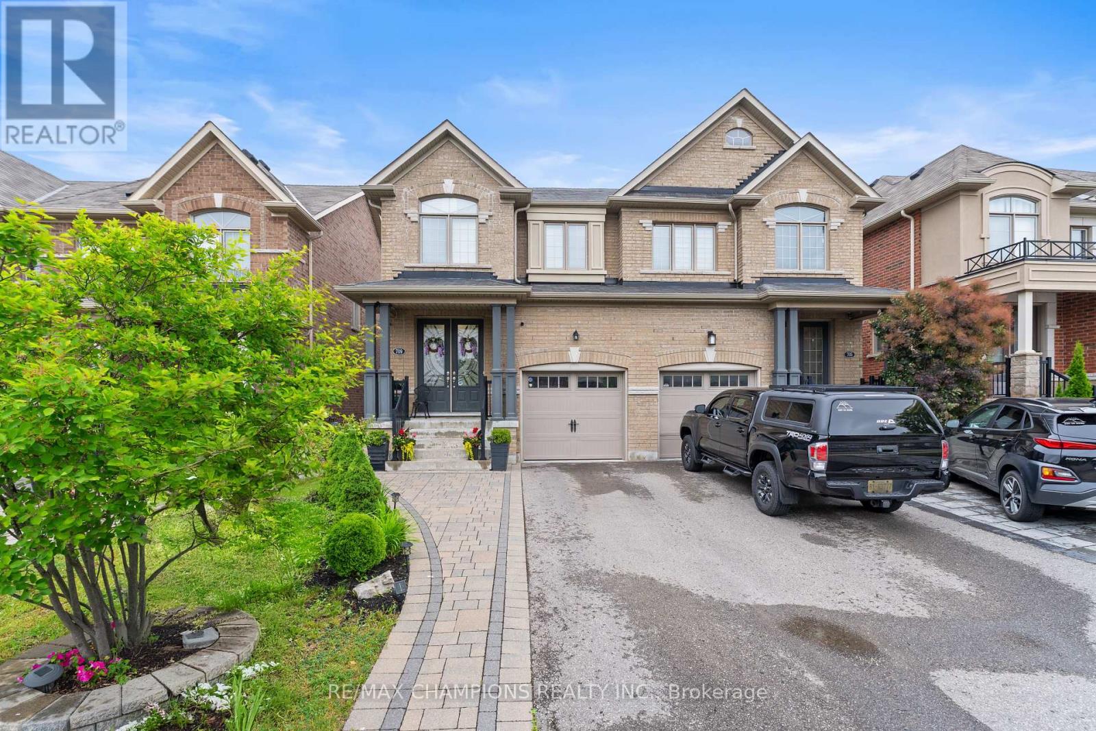 Property at 709 YARFIELD CRESCENT image 2
