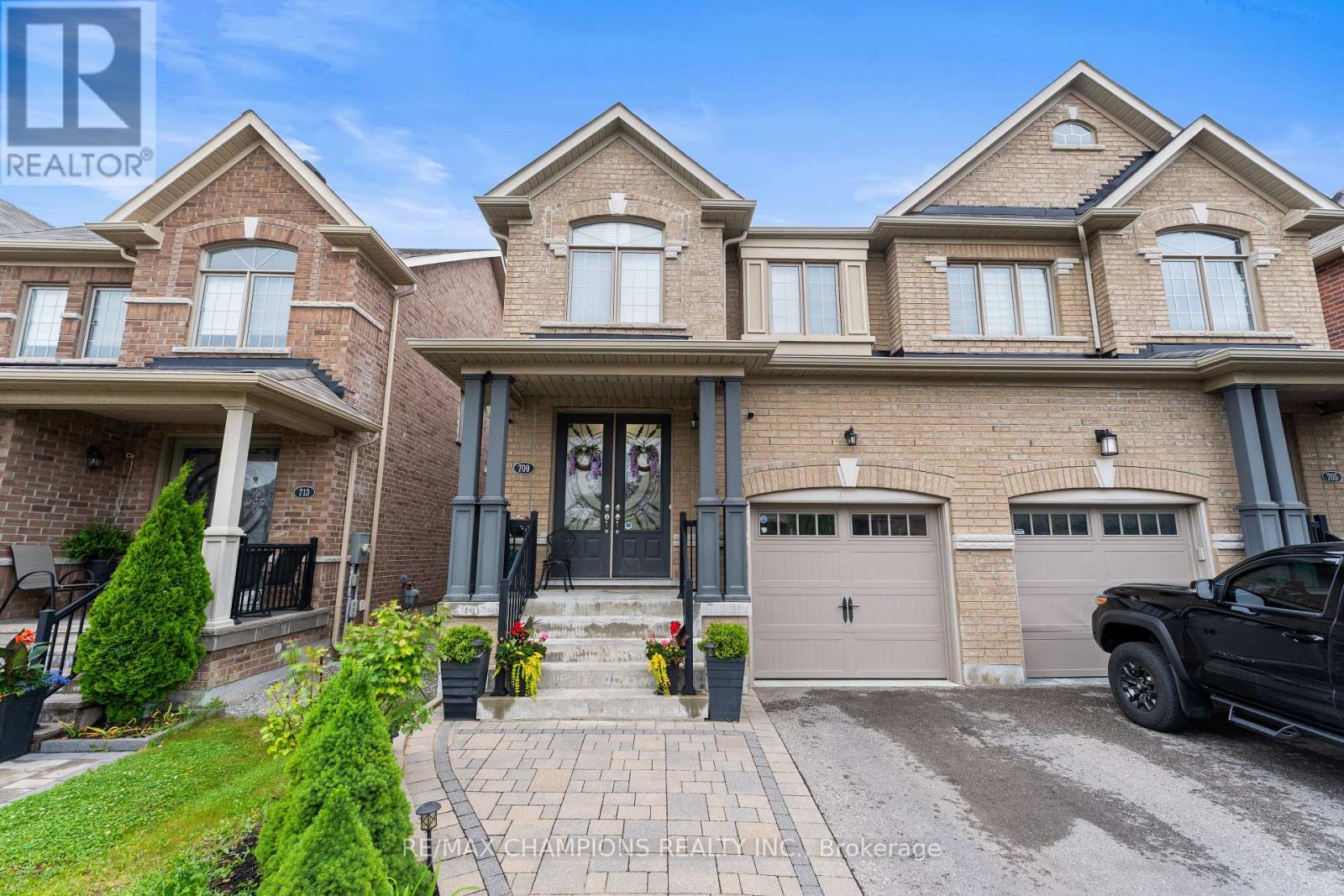 Property at 709 YARFIELD CRESCENT image 3