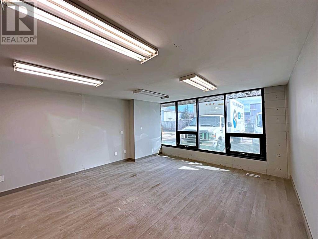 8109 Fraser Avenue, Fort Mcmurray, Alberta  T9H 1W5 - Photo 15 - A2104949