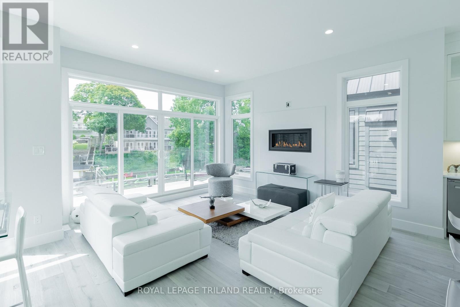 29 Sauble River Road, Lambton Shores, Ontario  N0M 1T0 - Photo 17 - X12238413
