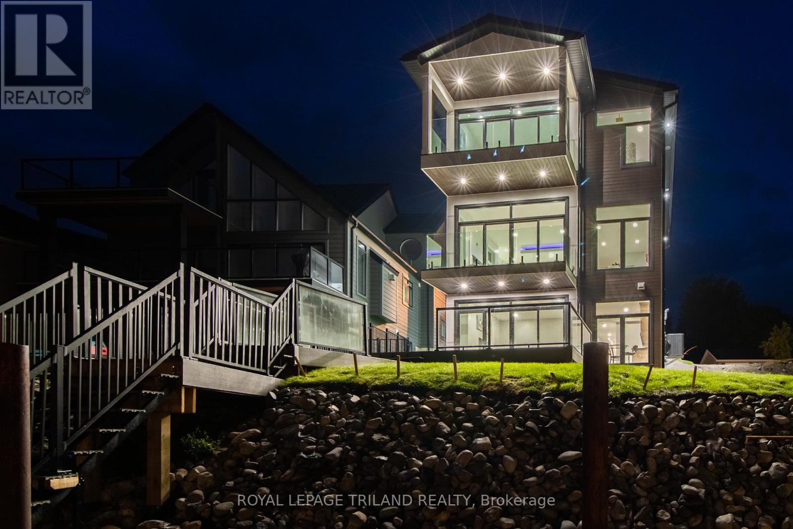 29 Sauble River Road, Lambton Shores, Ontario  N0M 1T0 - Photo 41 - X12238413