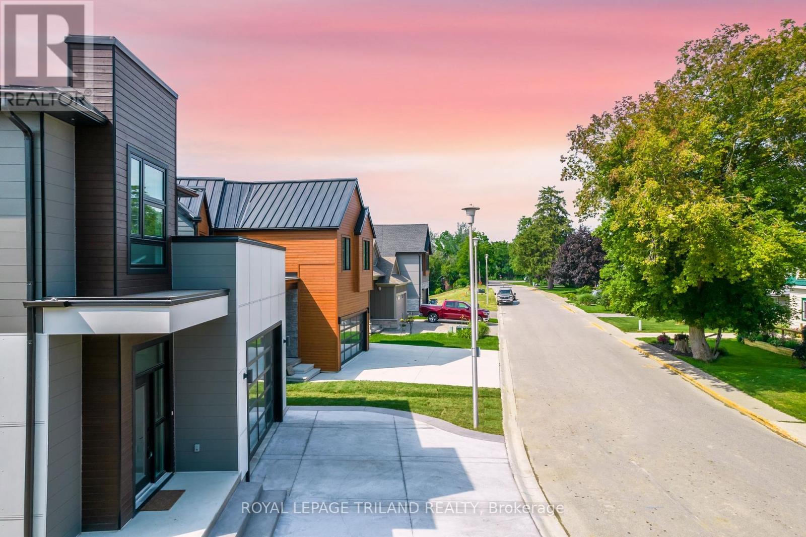 29 Sauble River Road, Lambton Shores, Ontario  N0M 1T0 - Photo 45 - X12238413
