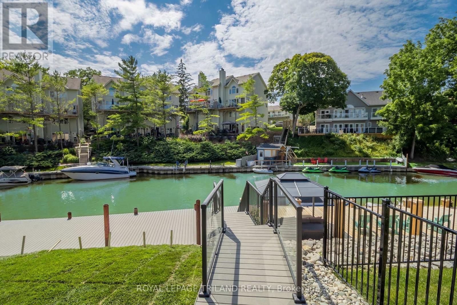 29 Sauble River Road, Lambton Shores, Ontario  N0M 1T0 - Photo 5 - X12238413