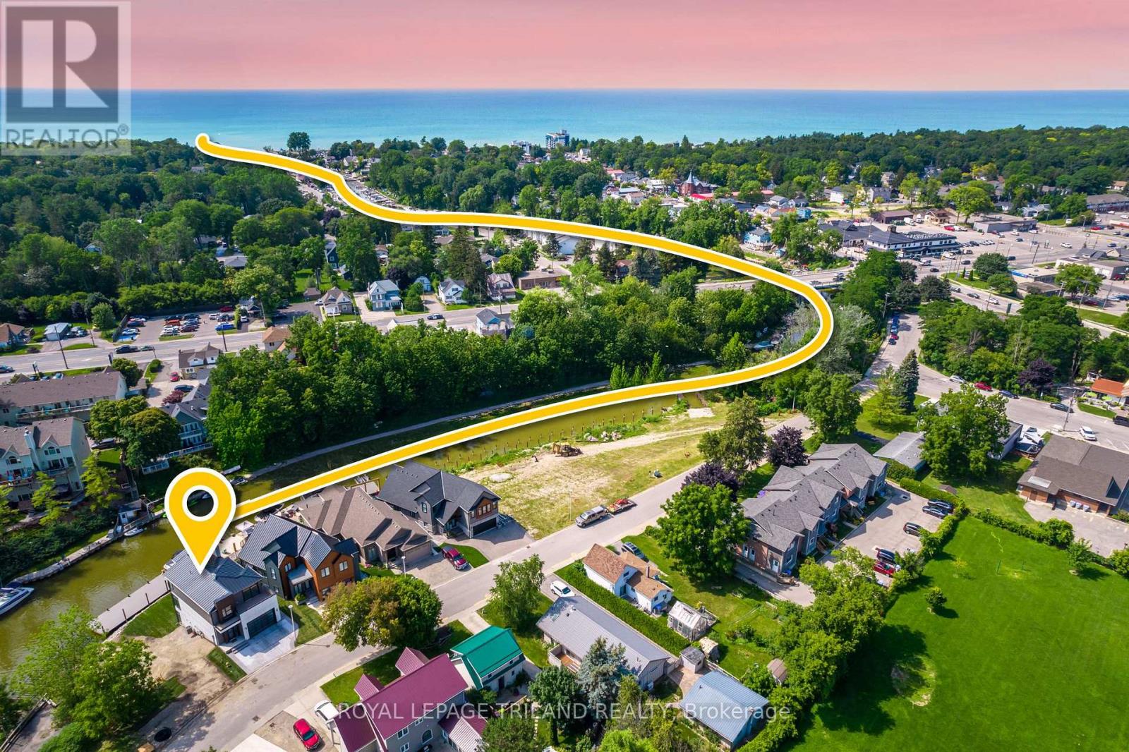 29 Sauble River Road, Lambton Shores, Ontario  N0M 1T0 - Photo 6 - X12238413