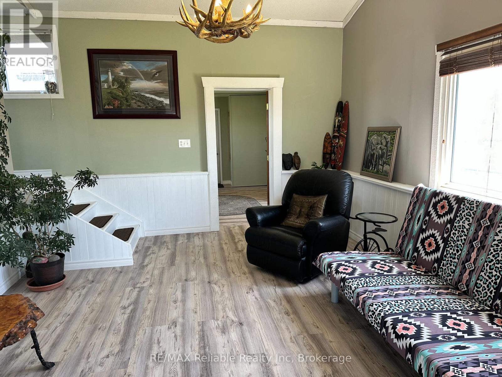 34481 Hendrick Road, Bluewater, Ontario  N0M 1N0 - Photo 15 - X12177249