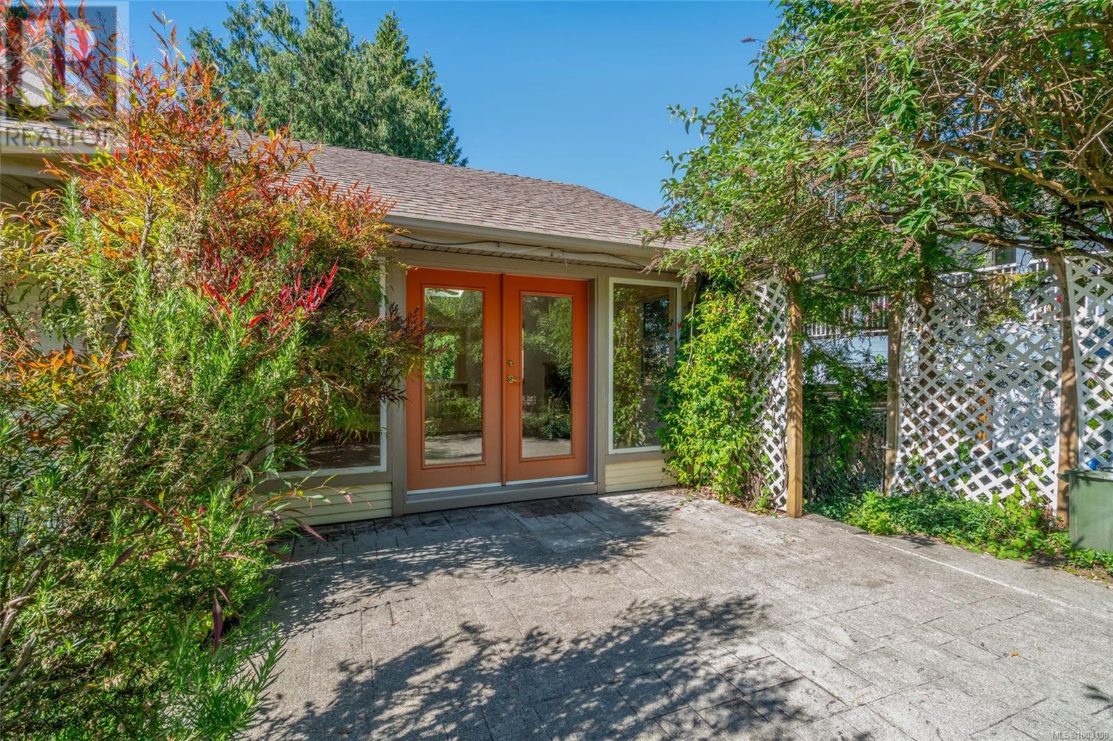 Property at 151 Village Way image 2