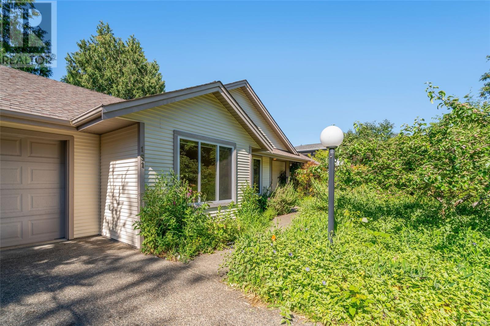 Property at 151 Village Way image 4