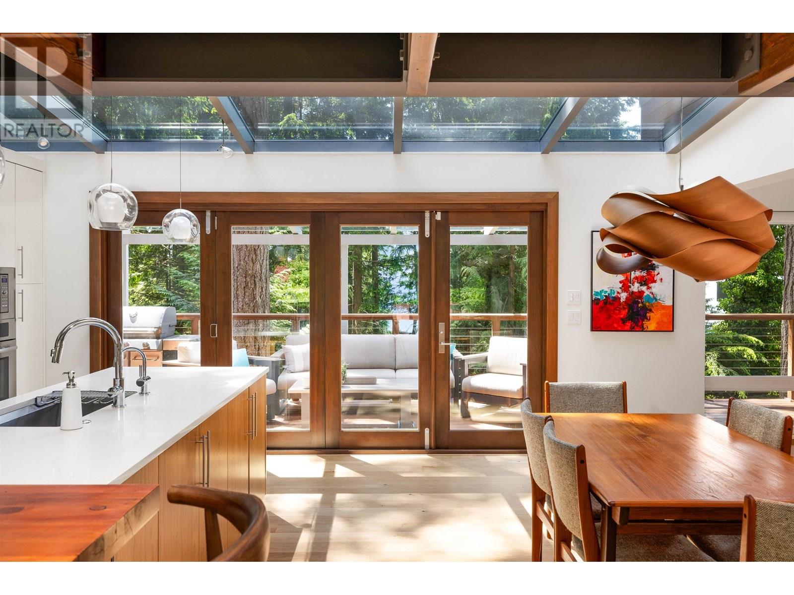 170 Sunset Drive, Lions Bay, British Columbia  V0N 2E0 - Photo 5 - R3017789