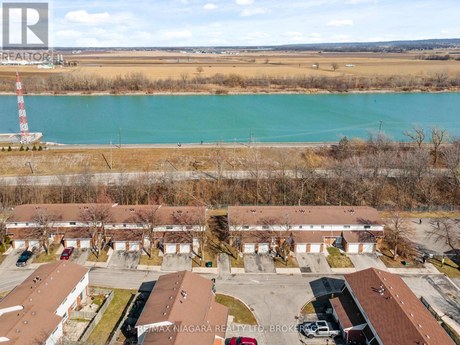 17 - 286 Cushman Road, St. Catharines, Ontario  L2M 6S8 - Photo 4 - X12238493