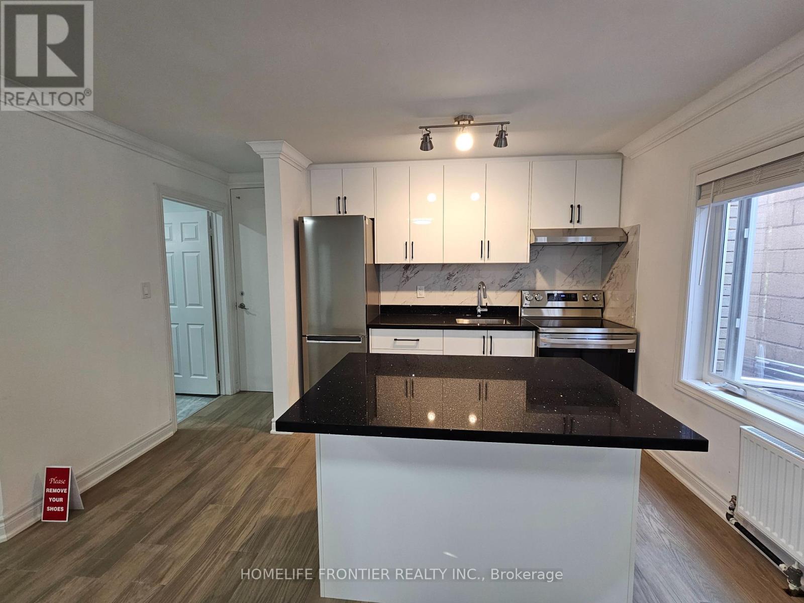 201 - 2685 Eglinton Avenue W, Toronto, Ontario  M6M 1T8 - Photo 3 - W12238498