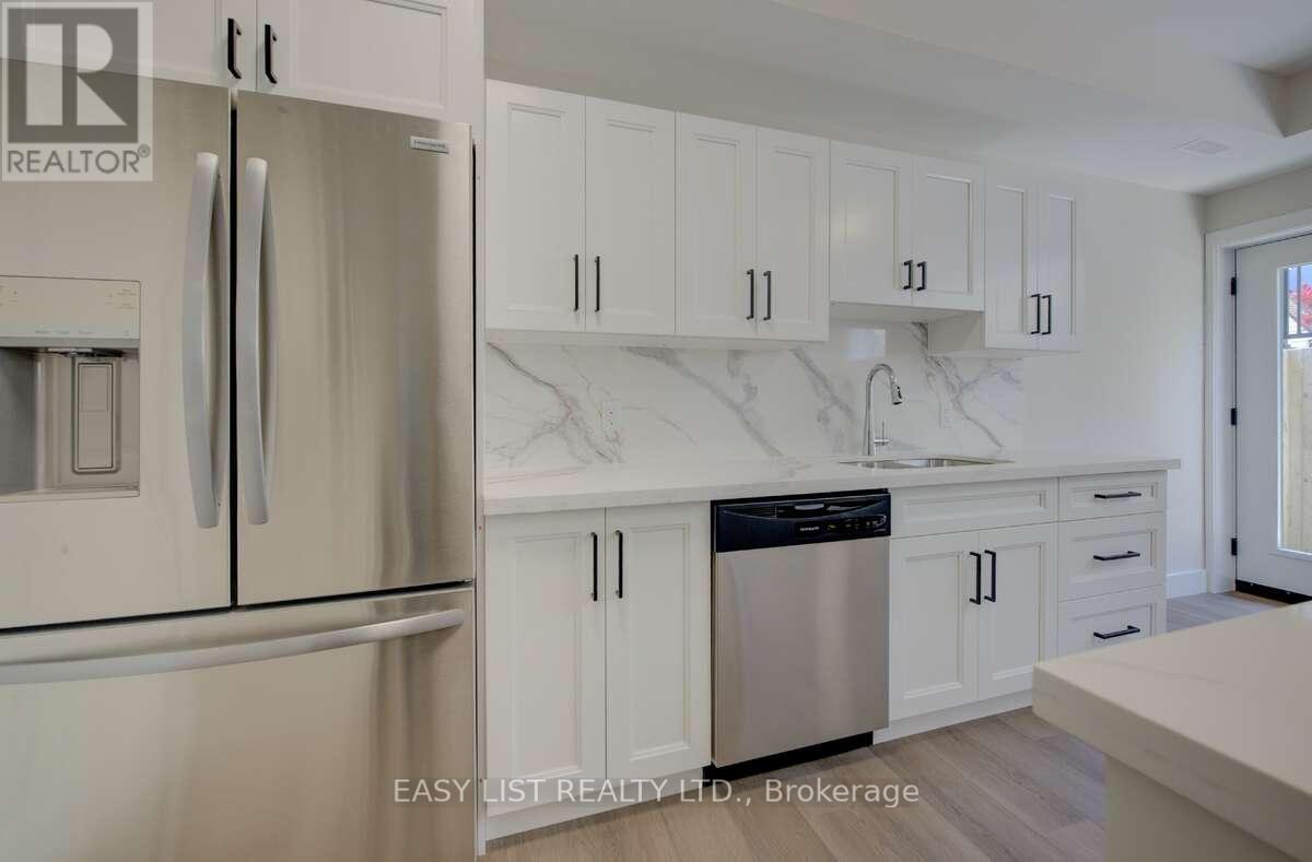 1 - 17 Peter Street, Kitchener, Ontario  N2G 3J5 - Photo 5 - X12238488