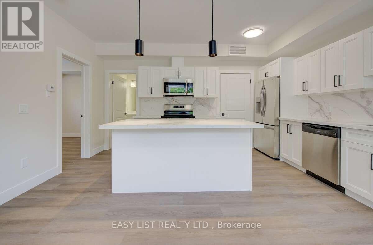 1 - 17 Peter Street, Kitchener, Ontario  N2G 3J5 - Photo 8 - X12238488