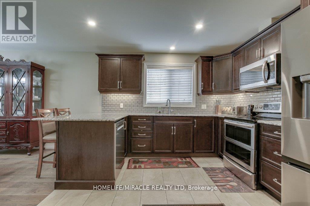 136 Cherry Street, Ingersoll, Ontario  N5C 1H7 - Photo 12 - X12238499
