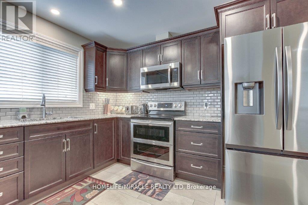136 Cherry Street, Ingersoll, Ontario  N5C 1H7 - Photo 6 - X12238499