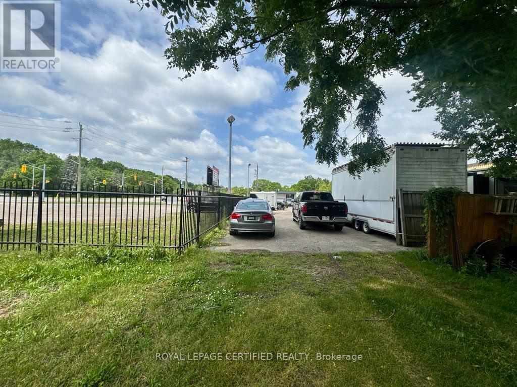 61 Mill Street, Woodstock, Ontario  N4S 2V8 - Photo 3 - X12234106
