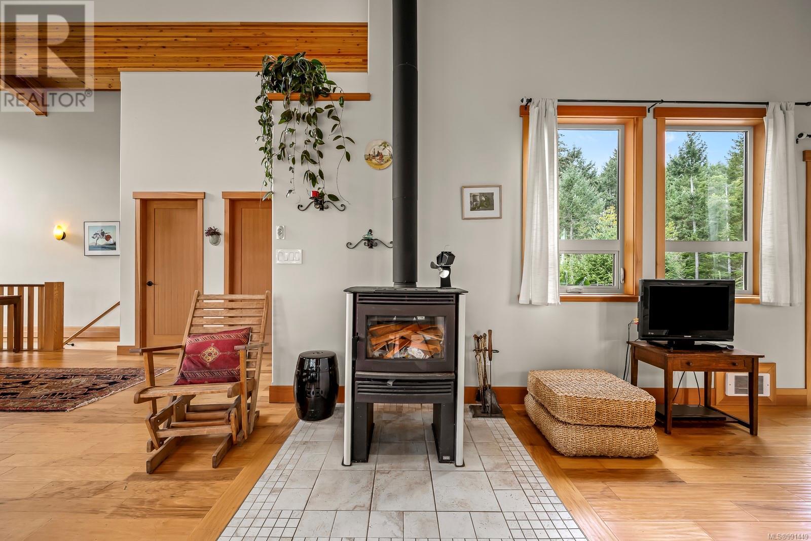 7300 The Point Rd, Denman Island, British Columbia  V0R 1T0 - Photo 13 - 991449