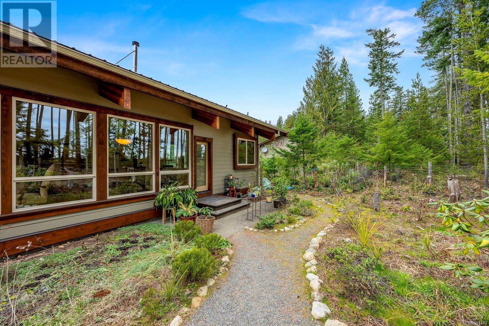 7300 The Point Rd, Denman Island, British Columbia  V0R 1T0 - Photo 37 - 991449