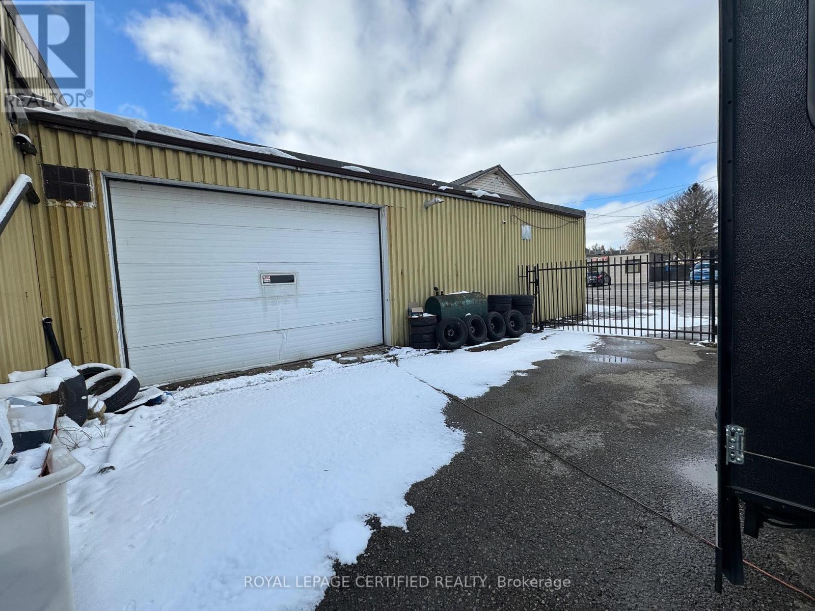 61 Mill Street, Woodstock, Ontario  N4S 2V8 - Photo 12 - X12234106