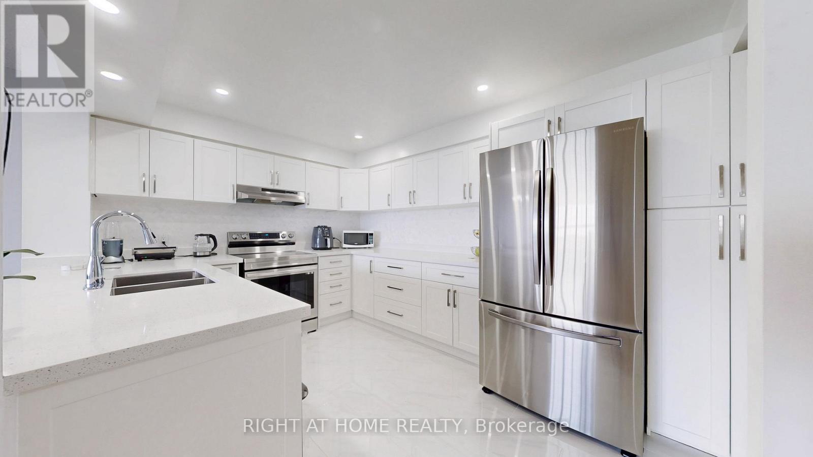 Ph202 - 1121 Steeles Avenue W, Toronto, Ontario  M2R 3W7 - Photo 14 - C12238547