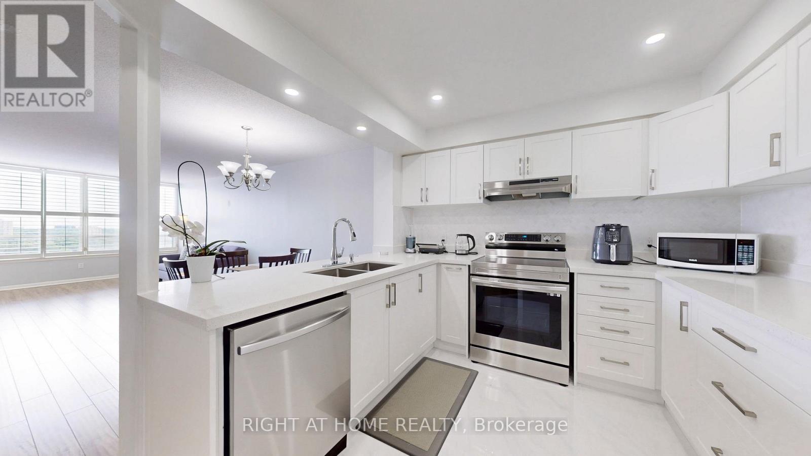 Ph202 - 1121 Steeles Avenue W, Toronto, Ontario  M2R 3W7 - Photo 15 - C12238547