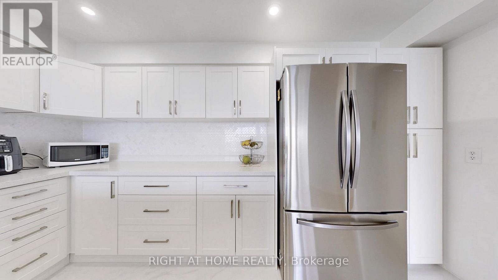 Ph202 - 1121 Steeles Avenue W, Toronto, Ontario  M2R 3W7 - Photo 17 - C12238547