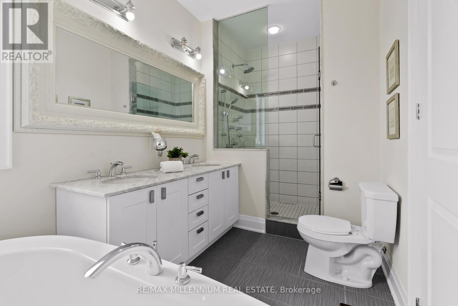 51 Legendary Circle, Brampton, Ontario  L6Y 0S1 - Photo 24 - W12238558