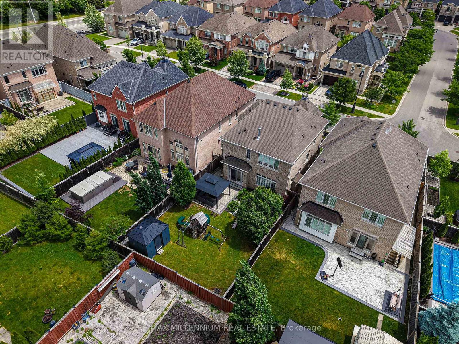 Property at 51 LEGENDARY CIRCLE image 3
