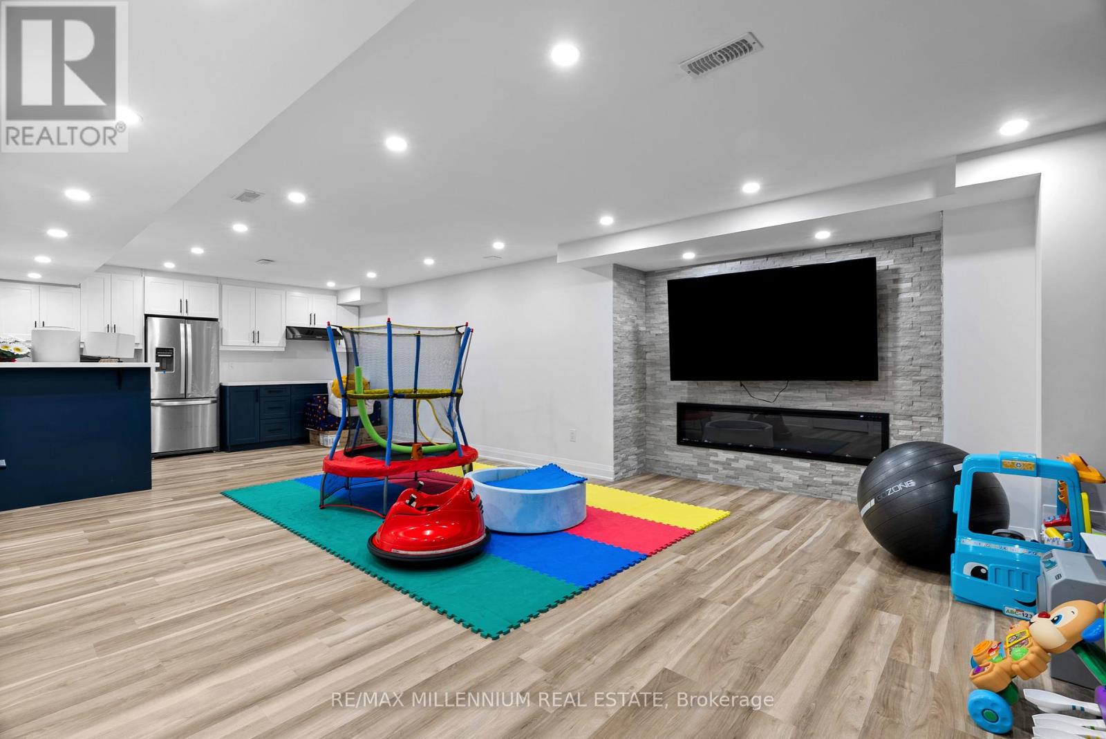 51 Legendary Circle, Brampton, Ontario  L6Y 0S1 - Photo 34 - W12238558