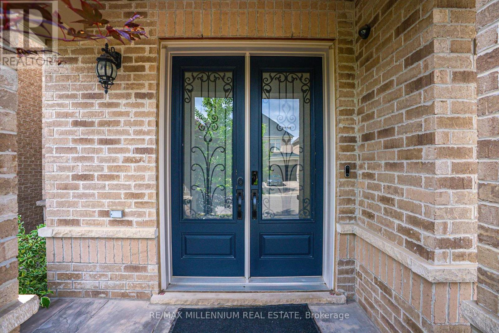 Property at 51 LEGENDARY CIRCLE image 4