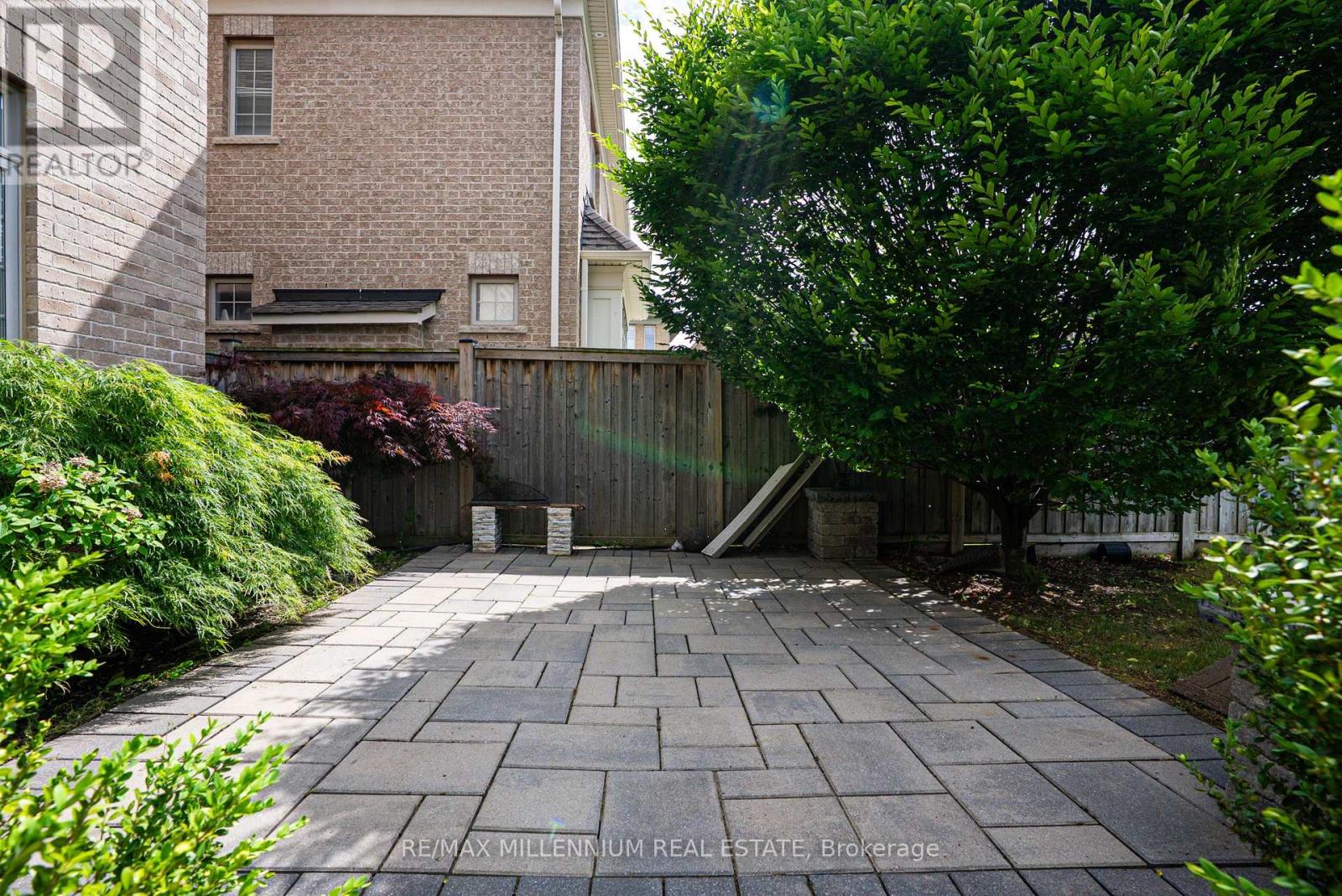 51 Legendary Circle, Brampton, Ontario  L6Y 0S1 - Photo 40 - W12238558