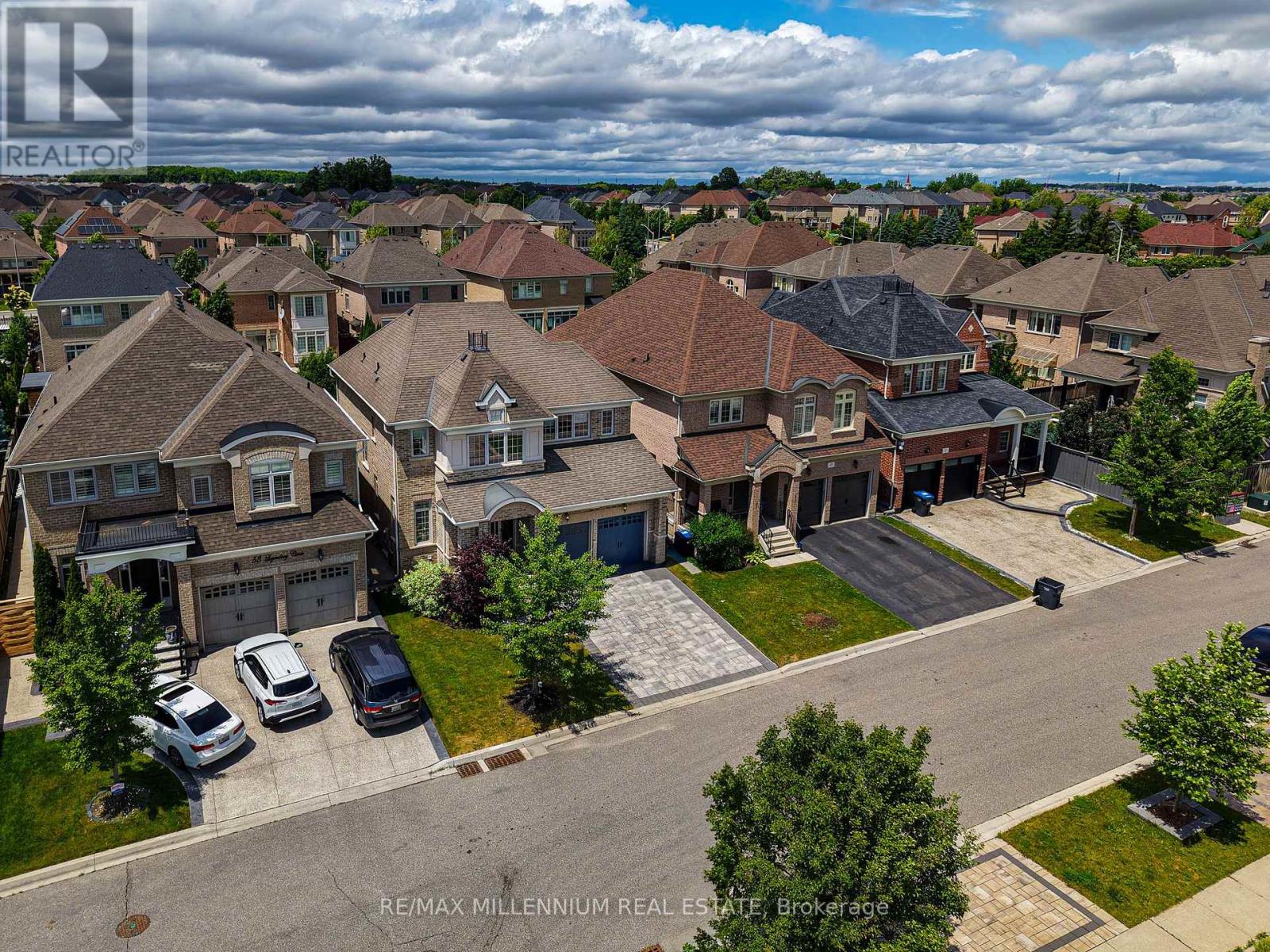 51 Legendary Circle, Brampton, Ontario  L6Y 0S1 - Photo 48 - W12238558