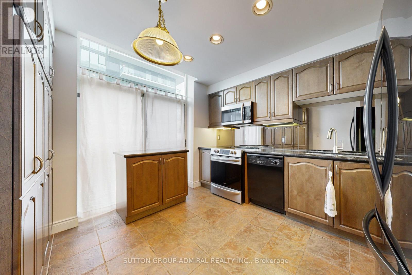 1502 - 1101 Leslie Street, Toronto, Ontario  M3C 4G3 - Photo 15 - C12238570